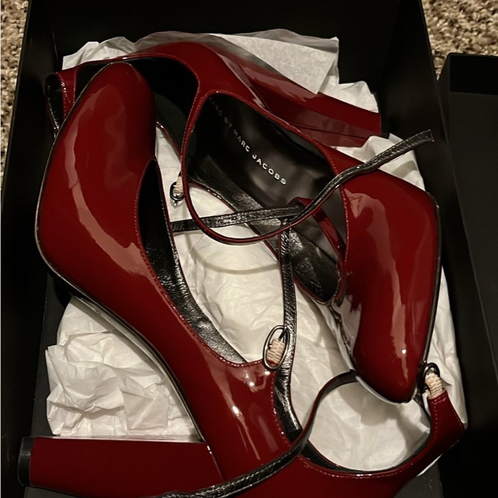 Marc Jacobs Glossy Red Heels - Picture 2 of 4